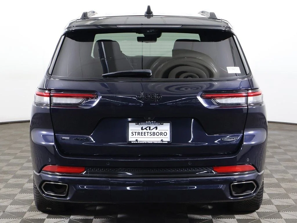 Used 2023 Black Jeep Summit Reserve image 19