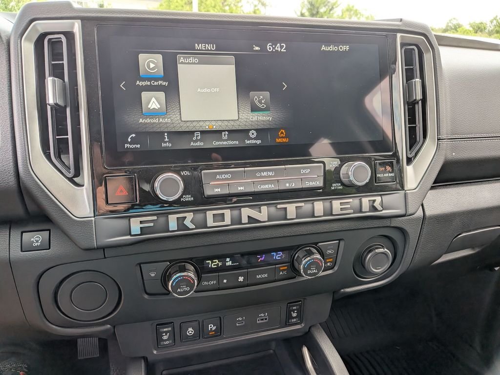 New 2026 Glacier White Nissan Crew Cab SV image 25