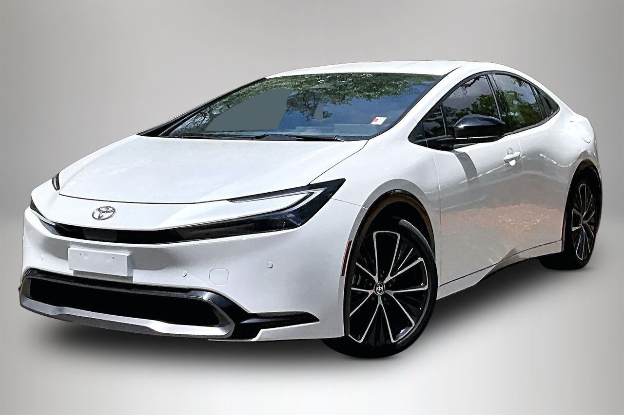 2024 Toyota Prius XLE FWD's photo