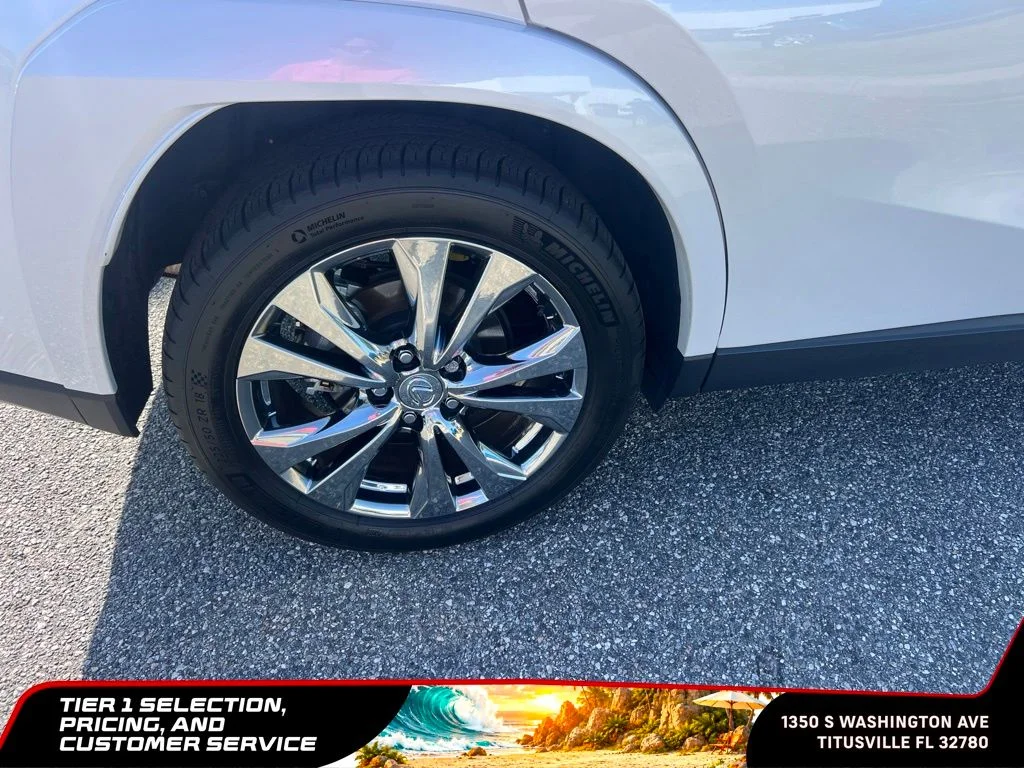 Used 2025 White Lexus 300h Premium image 5