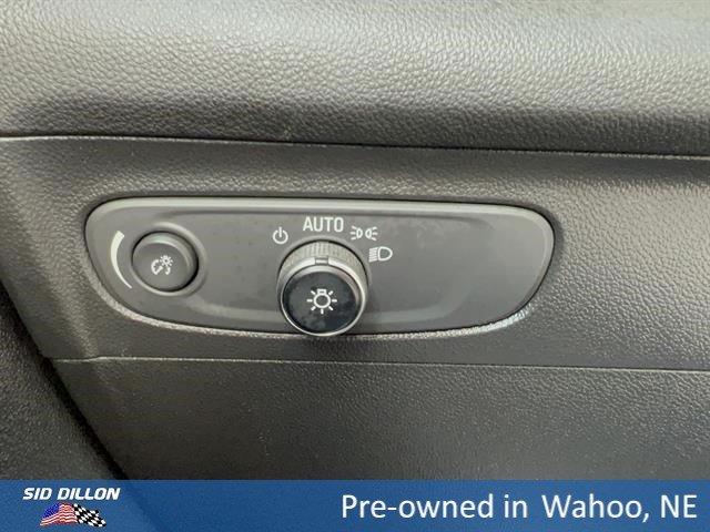 Used 2021 Ebony Twilight Metallic Buick Essence image 13