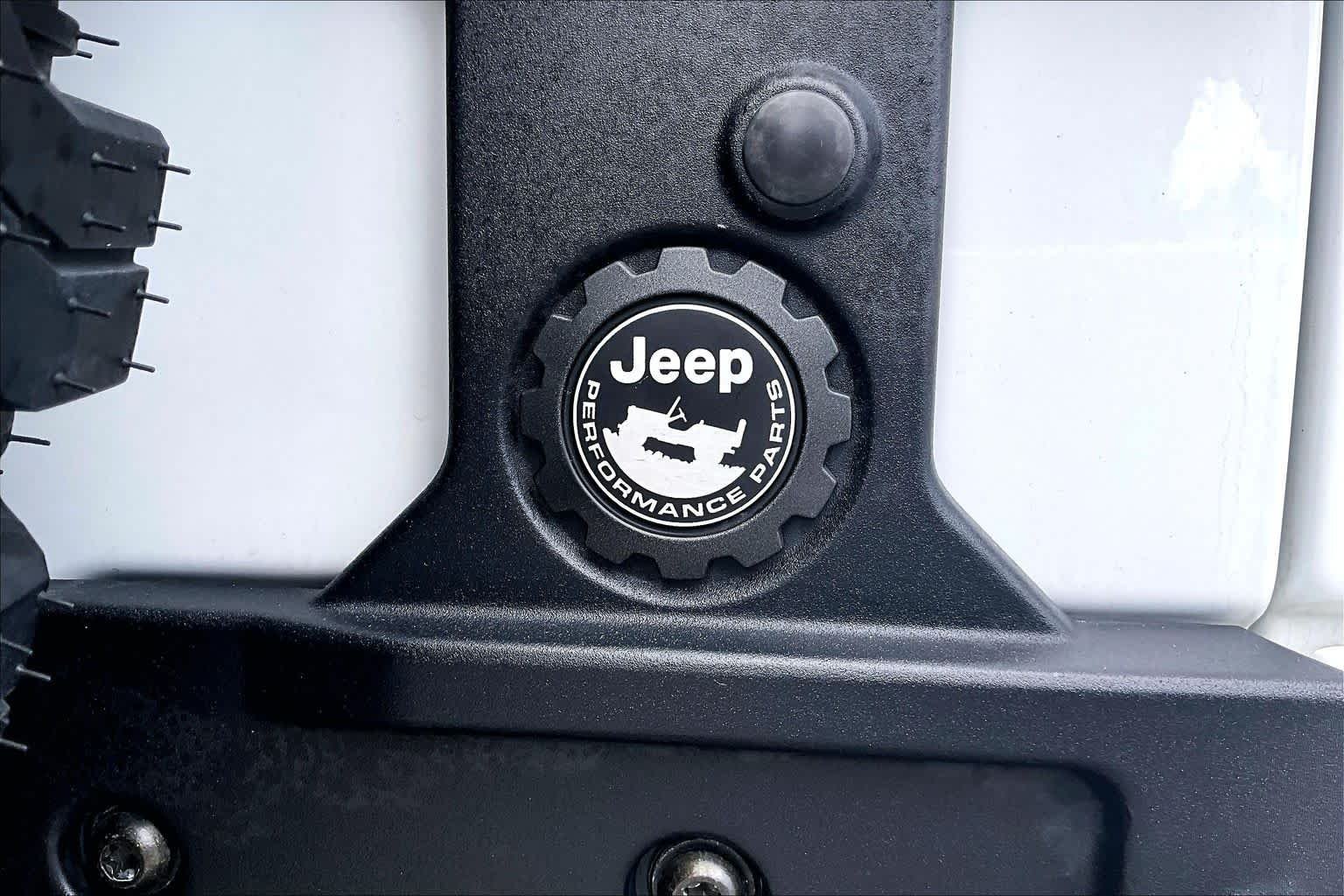 Used 2020 Bright White Clearcoat Jeep Rubicon image 10
