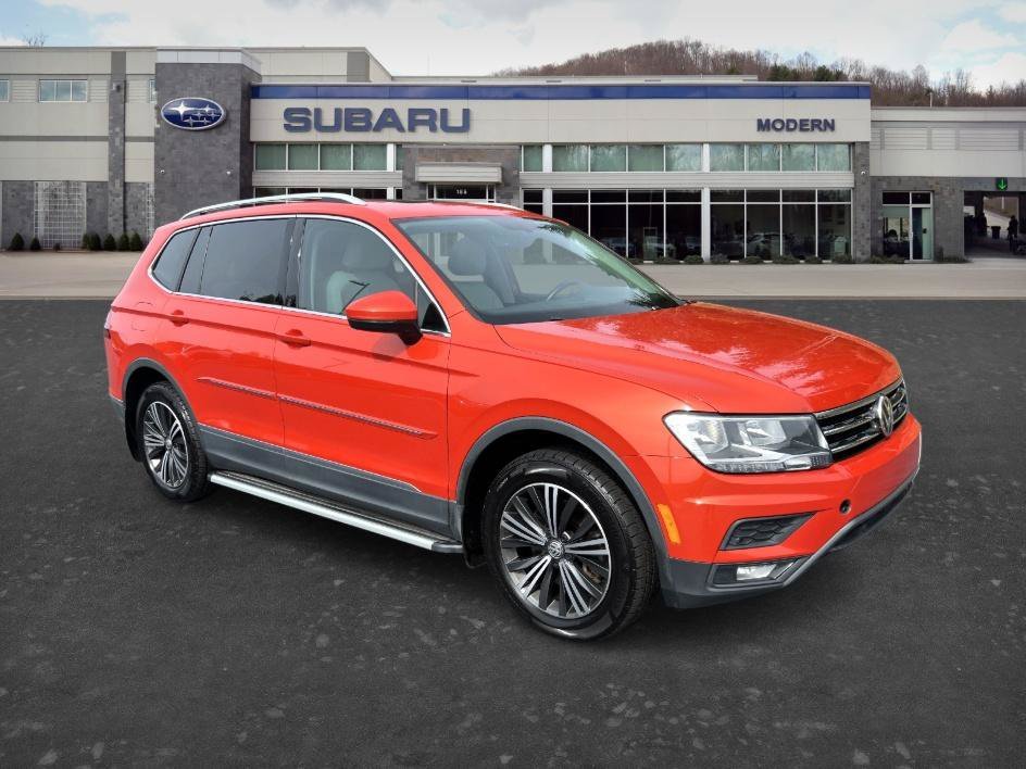 Used 2019 Cardinal Red Metallic Volkswagen 2.0T SEL image 3