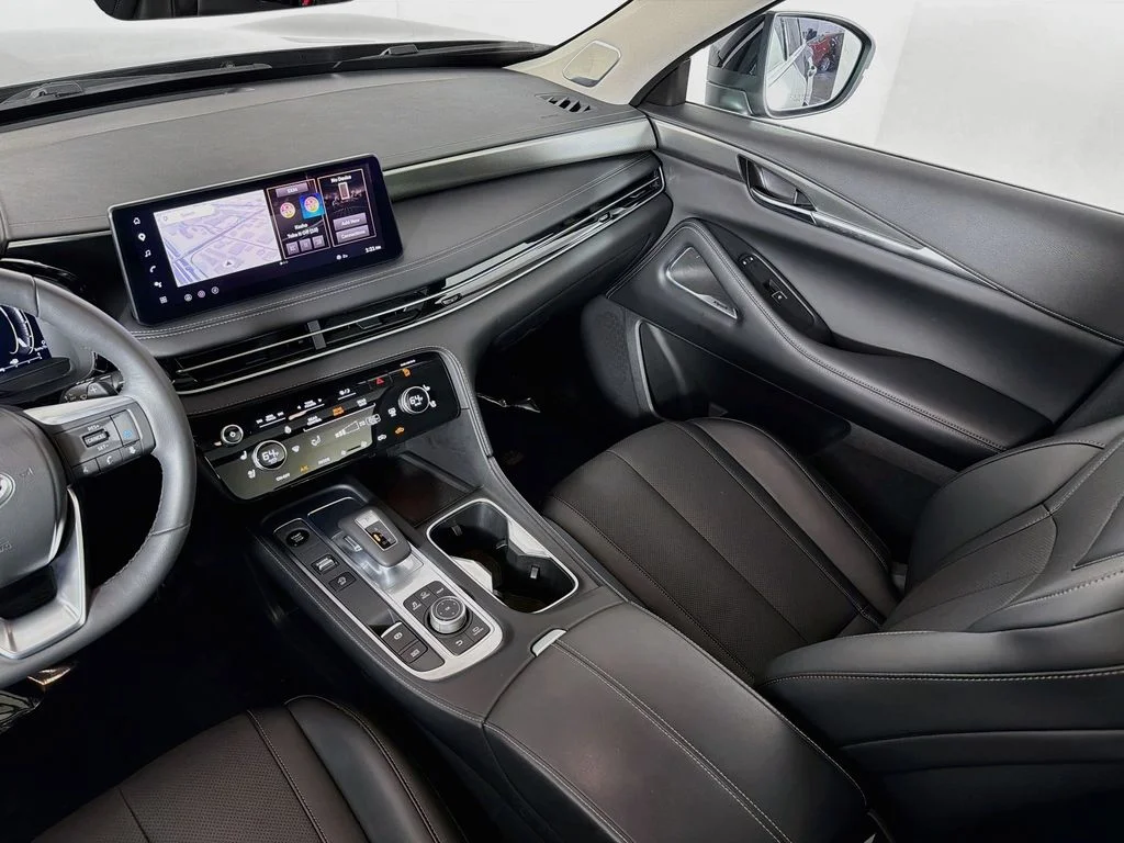 Used 2026 Black INFINITI LUXE image 25