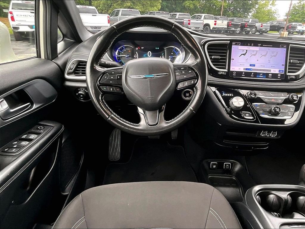 Used 2021 White Chrysler Touring image 17