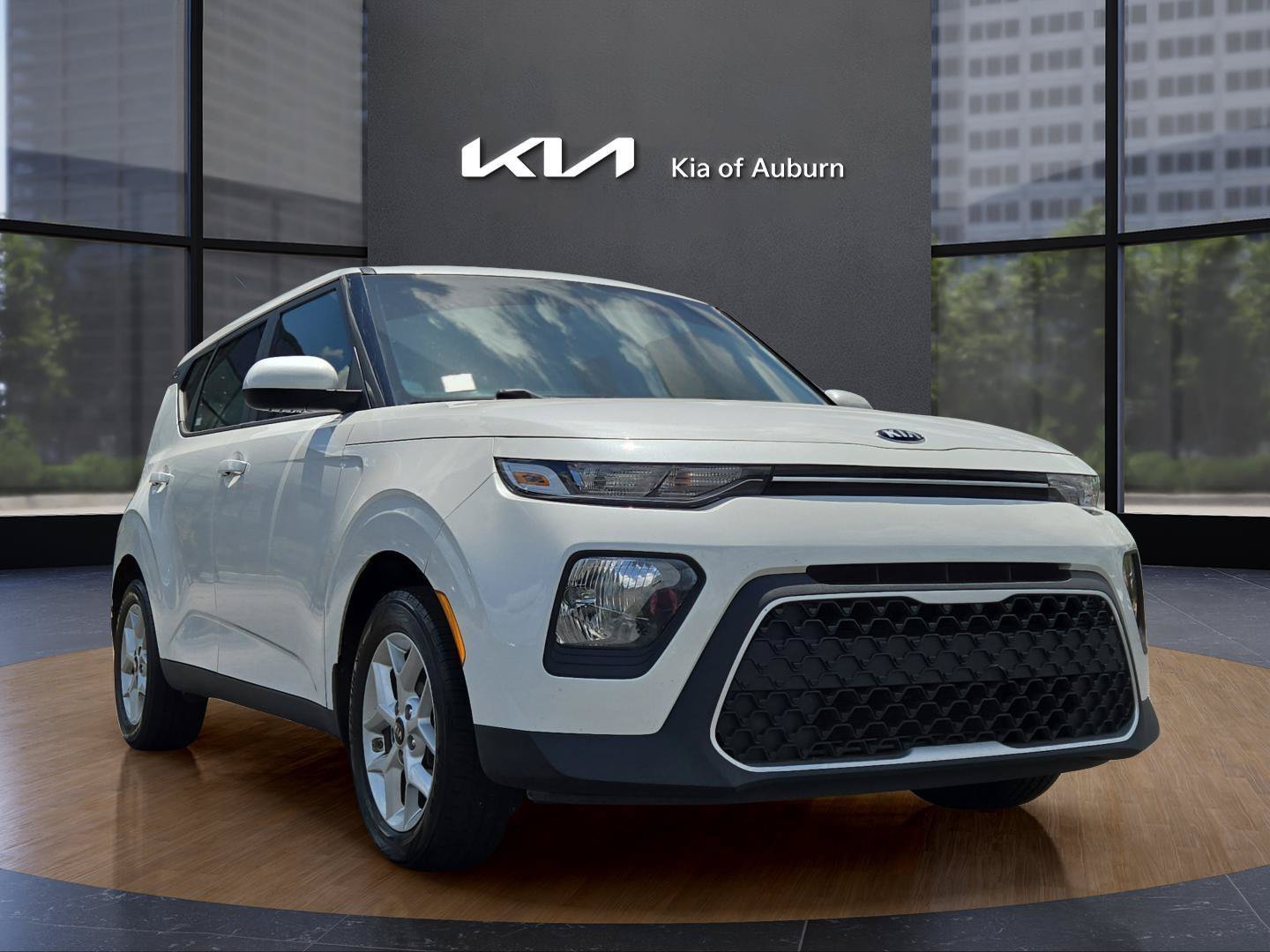Used 2020 White Kia S image 4