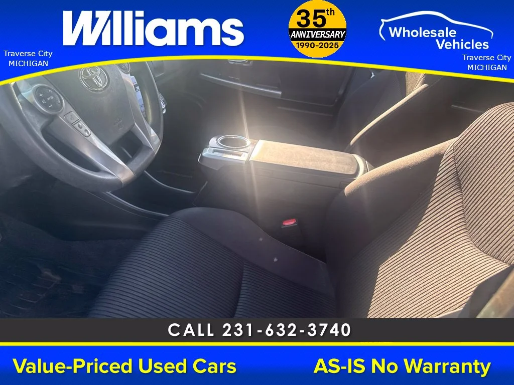 Used 2017 Aqua Toyota Three image 24