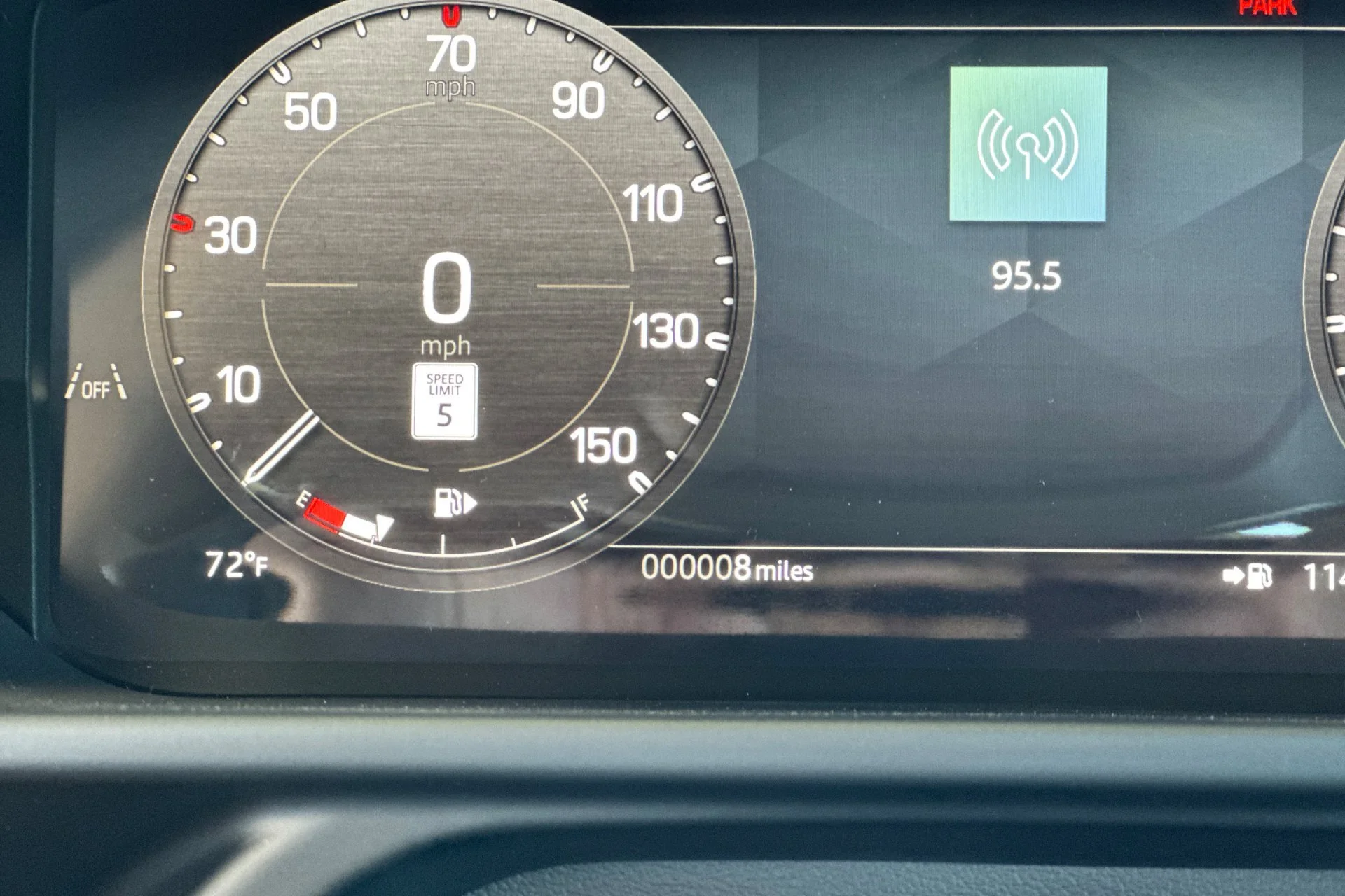 New 2026 Carpathian Grey Land Rover X-Dynamic SE image 28