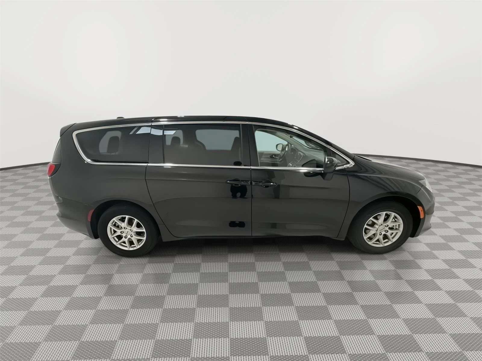 Used 2024 Diamond Black Crystal Pearlcoat Chrysler LX image 6