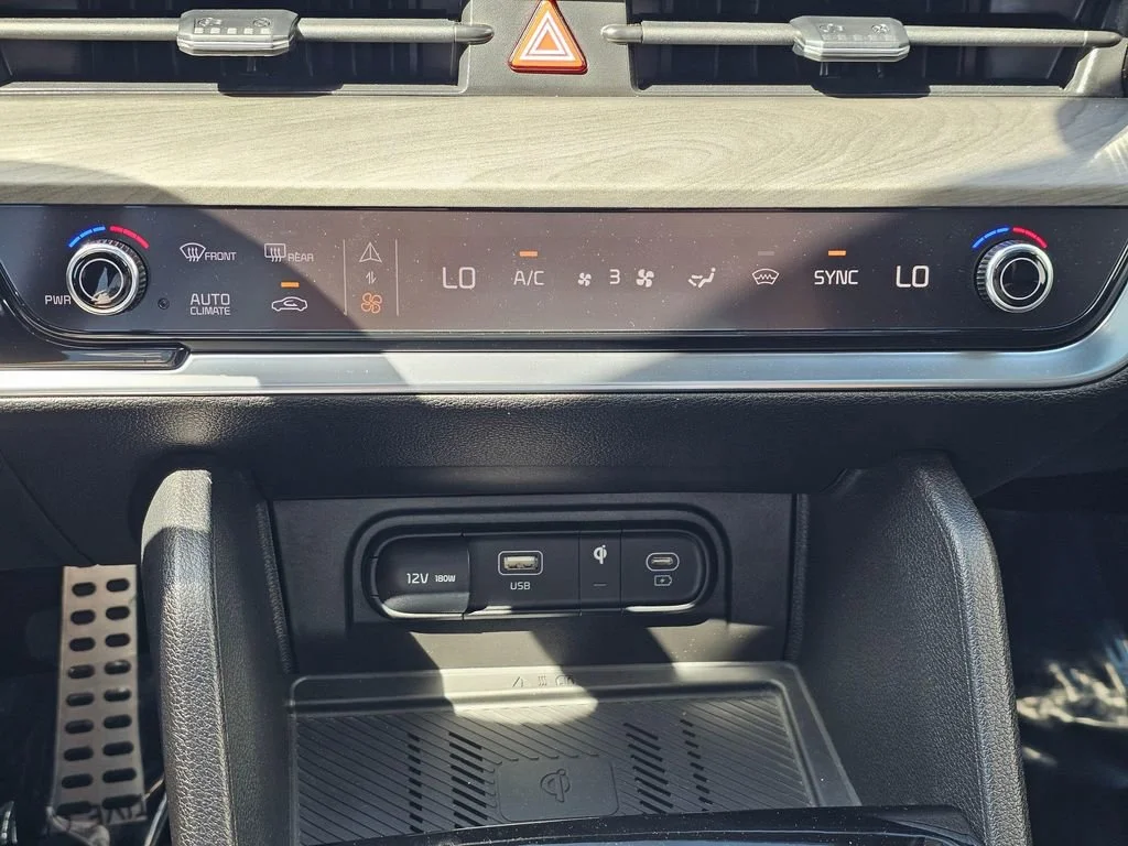 Used 2024  Kia X-Pro Prestige image 33