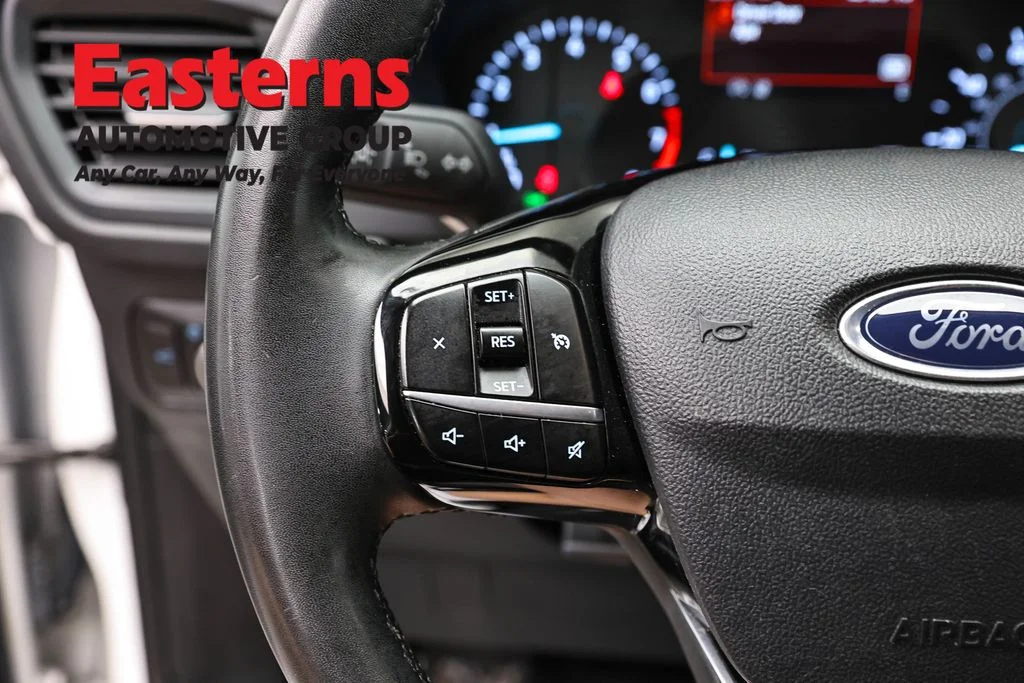 Used 2022 White Ford SE image 15
