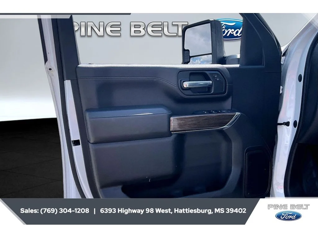 Used 2020 Summit White Chevrolet LT image 18
