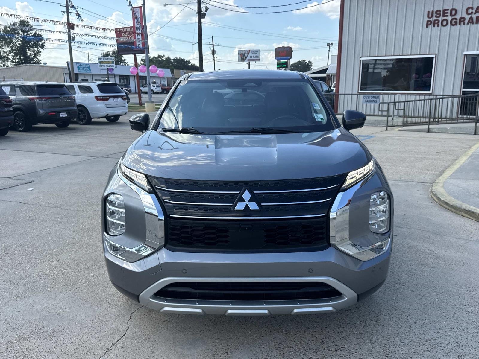 Used 2022 Alloy Silver Metallic Mitsubishi SE Launch Edition image 2