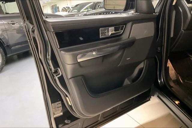 Used 2012 Black Land Rover HSE image 25
