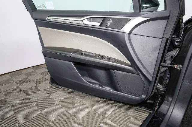 Used 2020 Black Ford S image 33