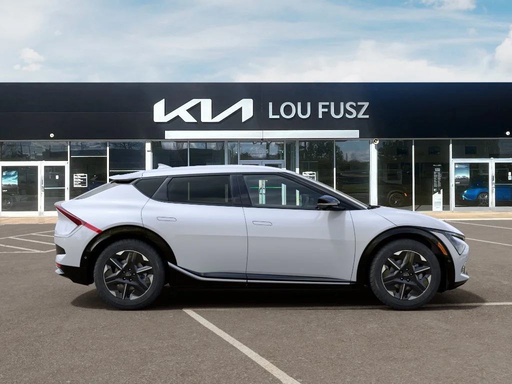 New 2026 Glacial White Pearl Kia Wind image 7