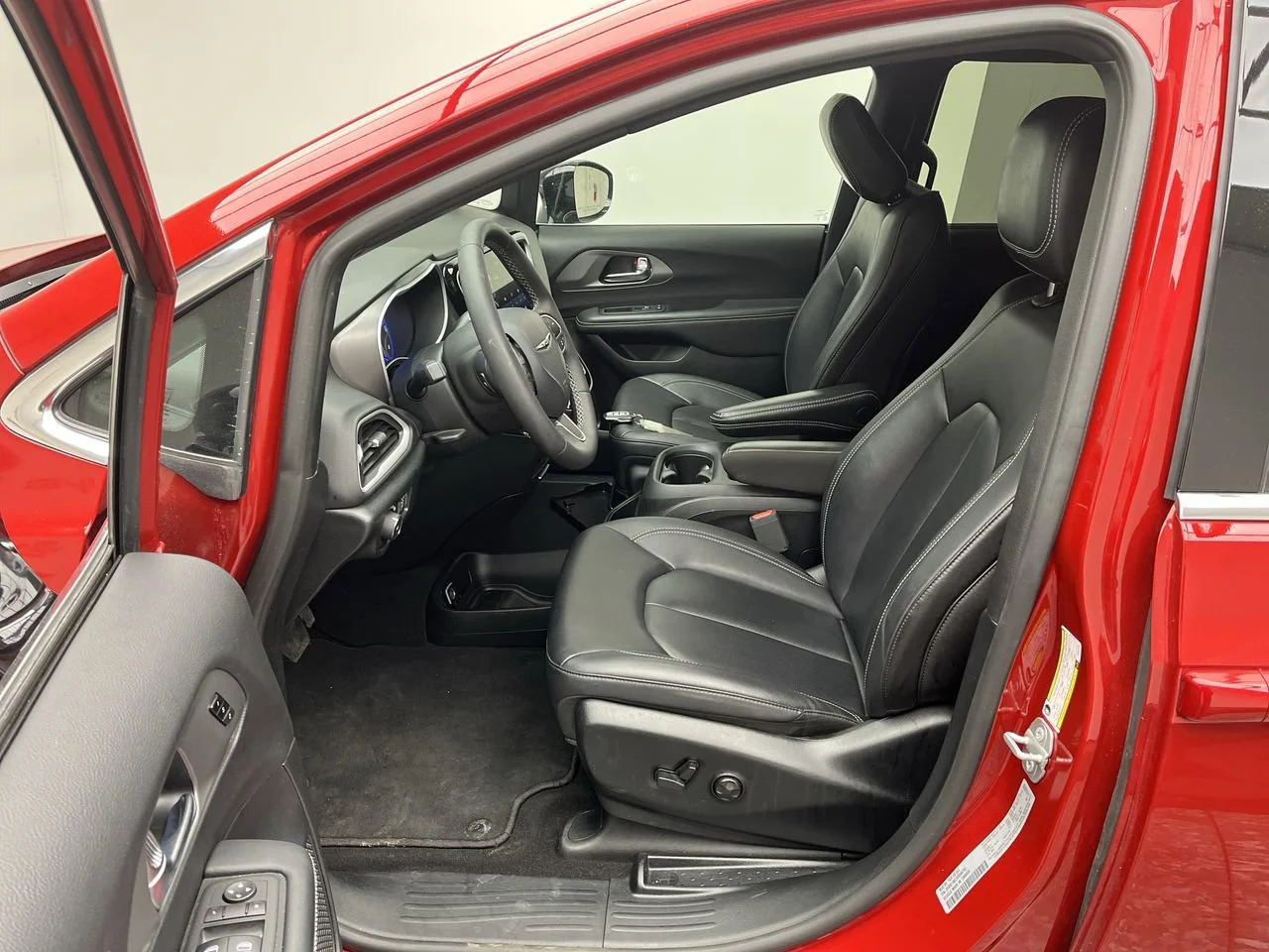 Used 2025 Red Chrysler Select image 3