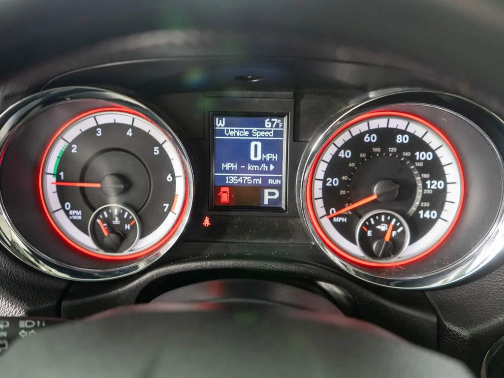 Used 2013 Gray Dodge SXT image 17