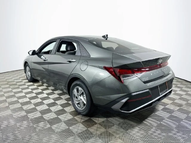 New 2026 Hyundai ELANTRA SE