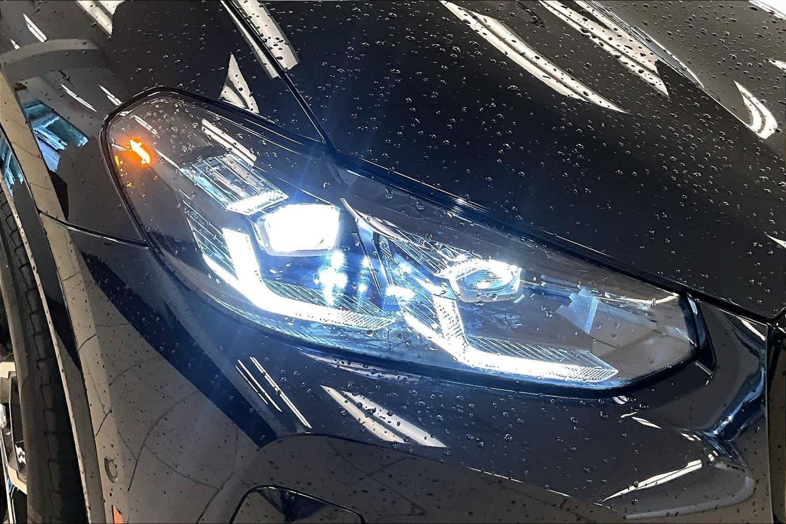 Used 2024 Carbon Black Metallic BMW xDrive30i image 25