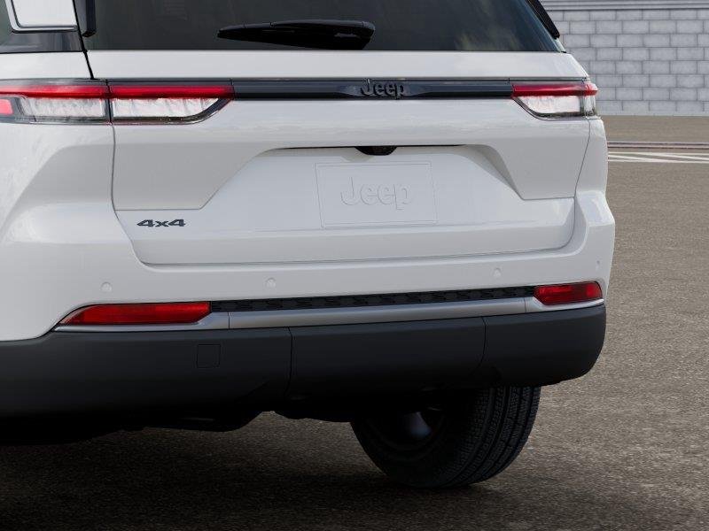 New 2027 Bright White Clear-Coat Paint Jeep Limited image 13