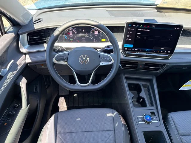 New 2026 Monterey Blue Pearl Volkswagen 2.0T SE image 30