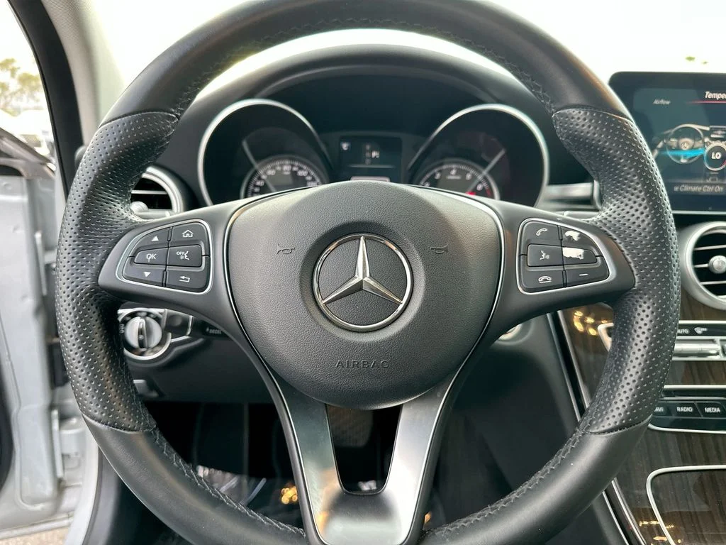 Used 2016 Silver Mercedes-Benz C 300 image 3
