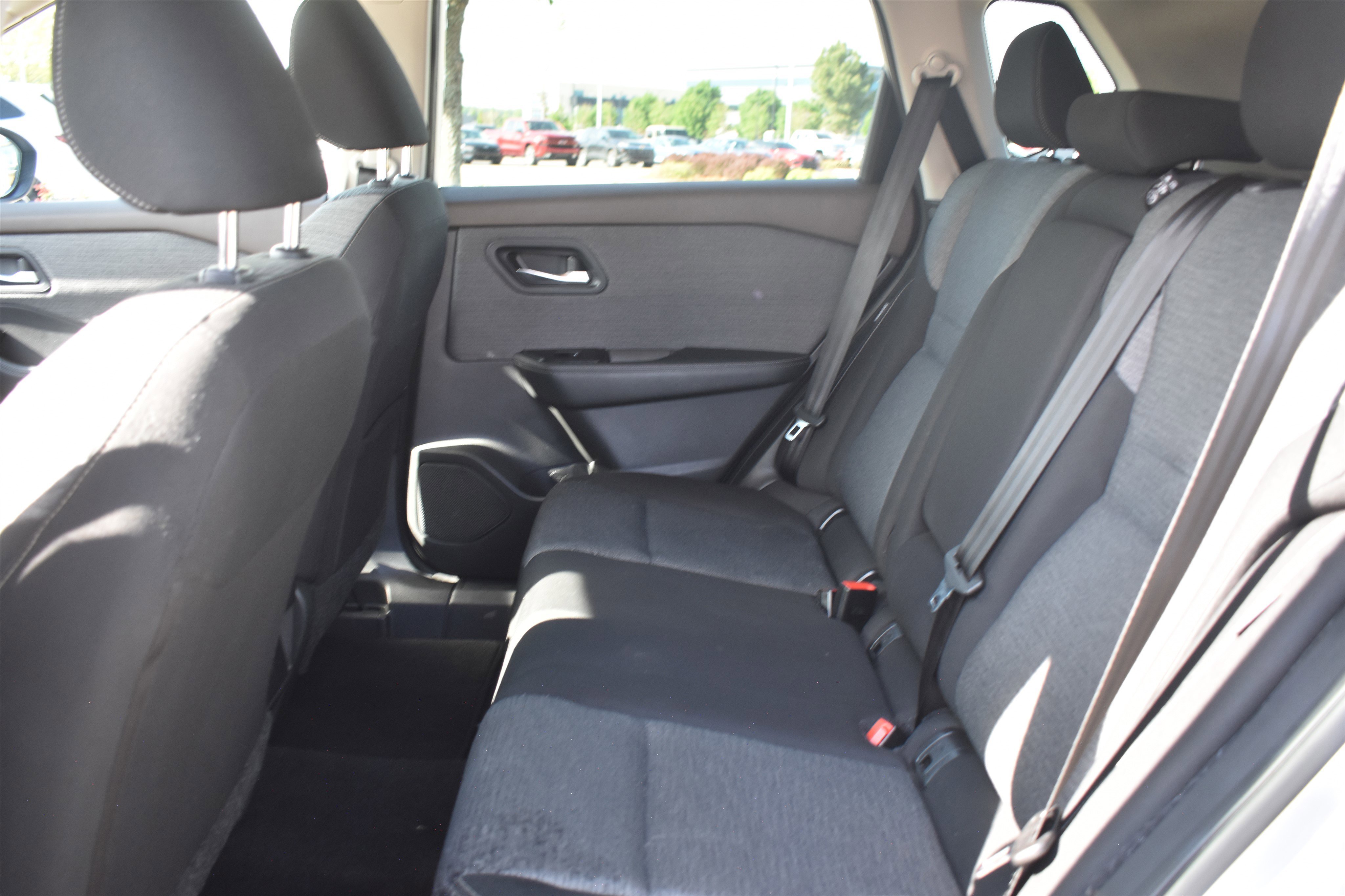 2023 Nissan Rogue SV - Photo 15