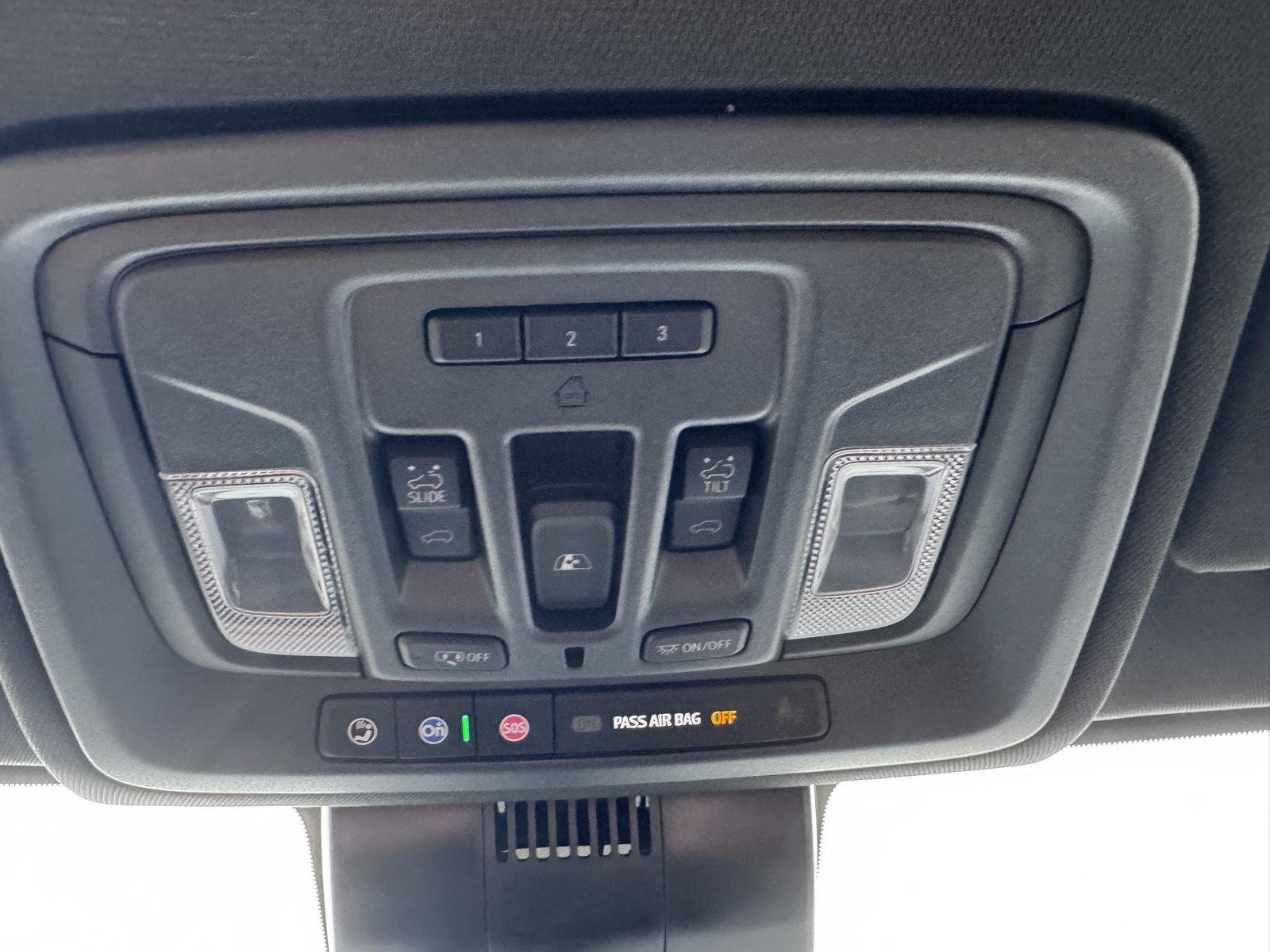 Used 2025 Onyx Black GMC AT4 image 19