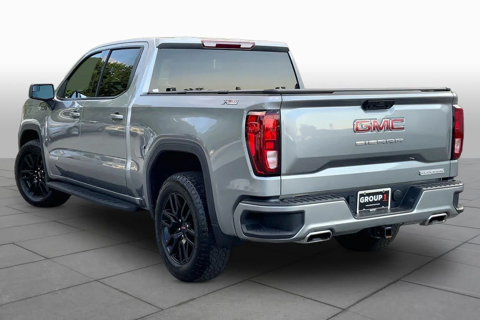 Used 2025 Sterling Metallic GMC Elevation image 11