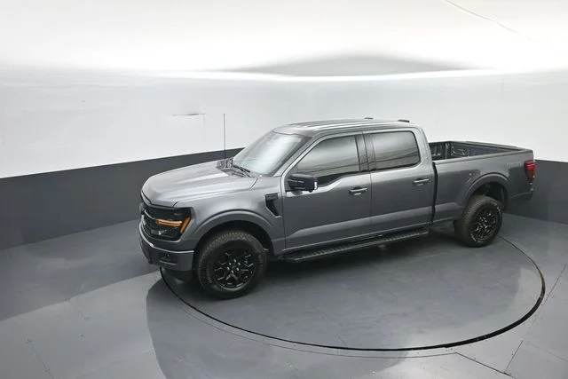 New 2026 Carbonized Gray Metallic Ford XLT image 26