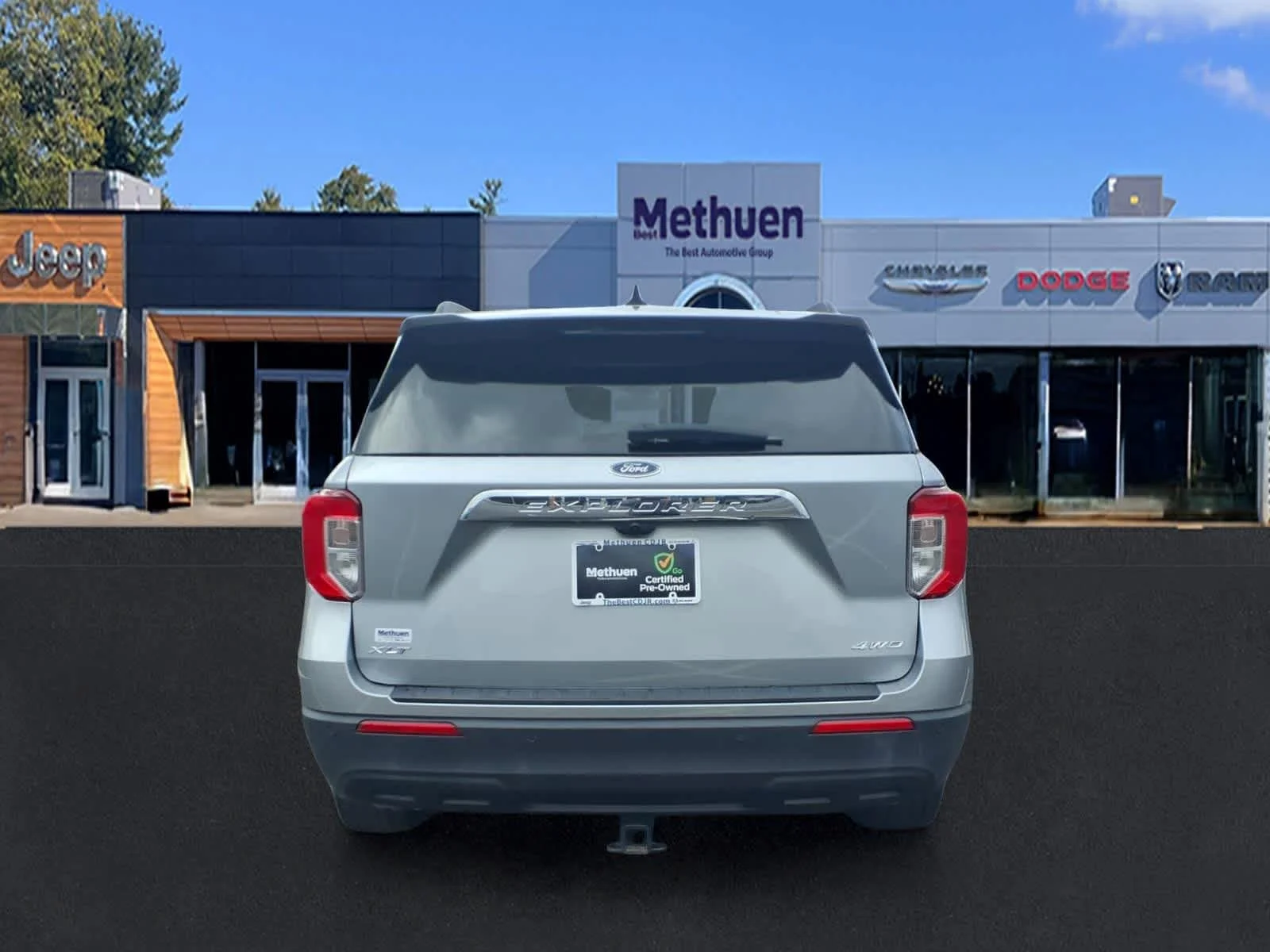 Used 2023 Iconic Silver Ford XLT image 5