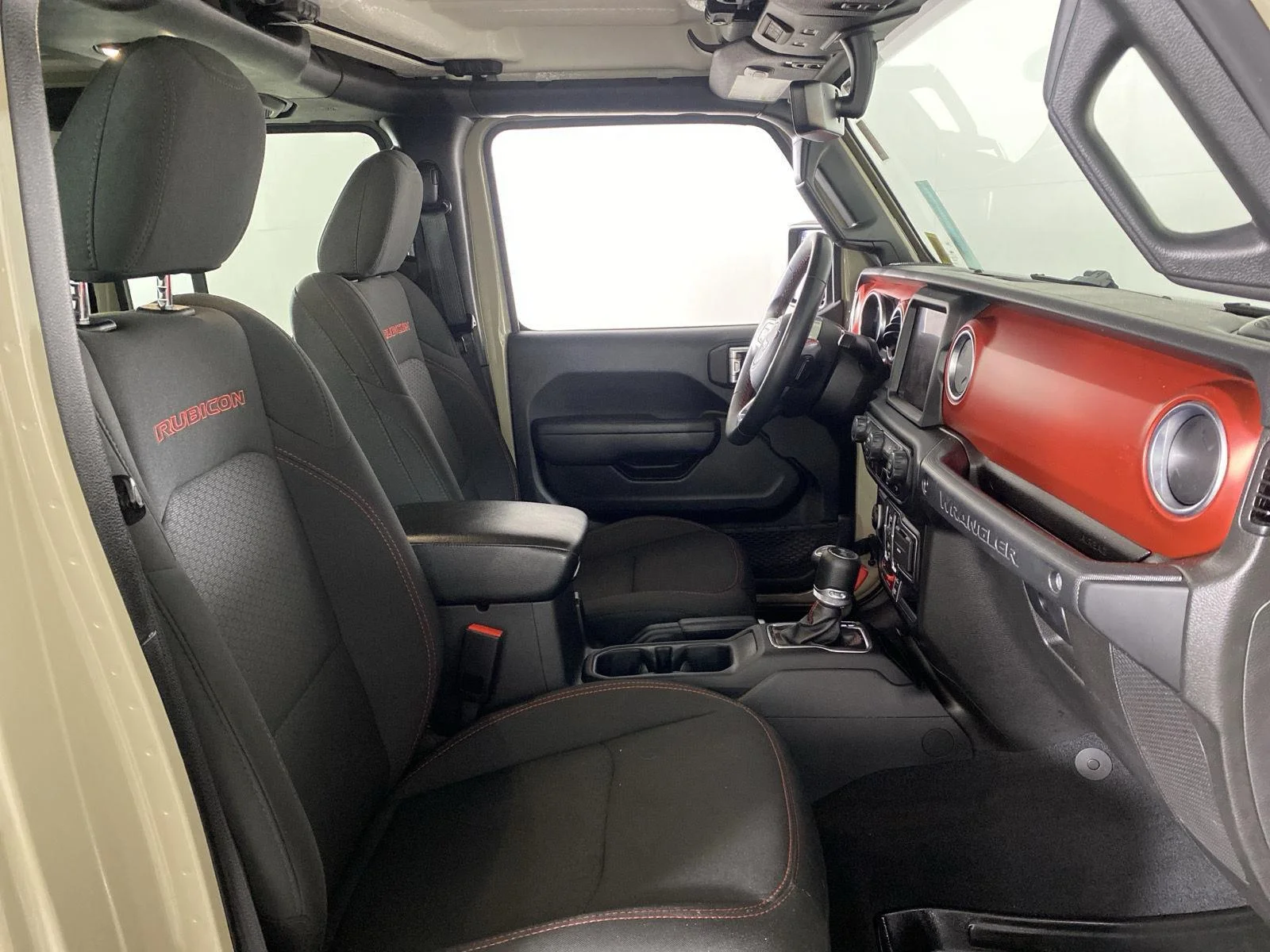 Used 2022 Limited Edition Gobi Clearcoat Jeep Unlimited Rubicon image 27