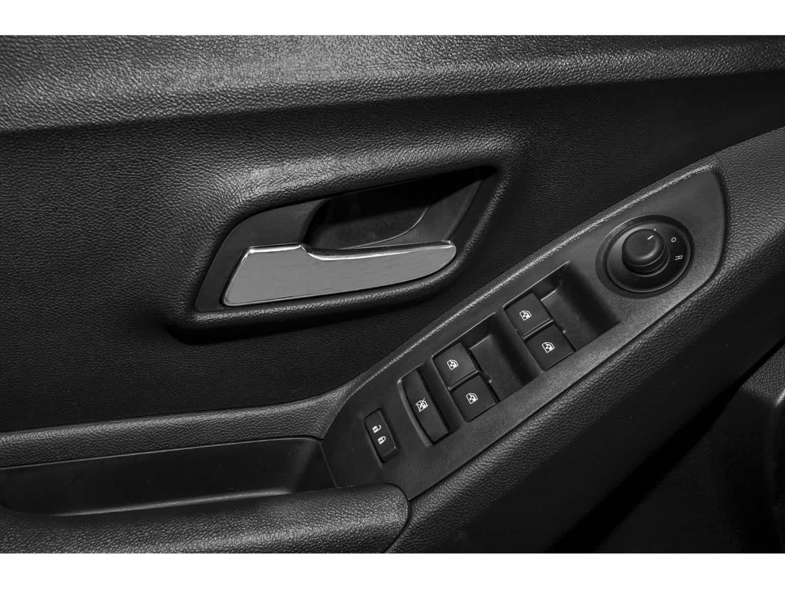 Used 2015 Silver Ice Metallic Chevrolet LS image 14