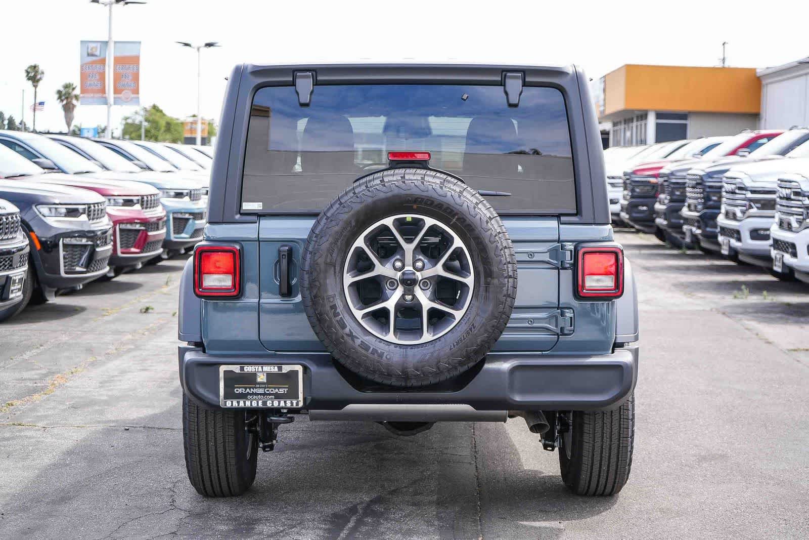 New 2026 Anvil Clear-Coat Exterior Paint Jeep Sport S image 7