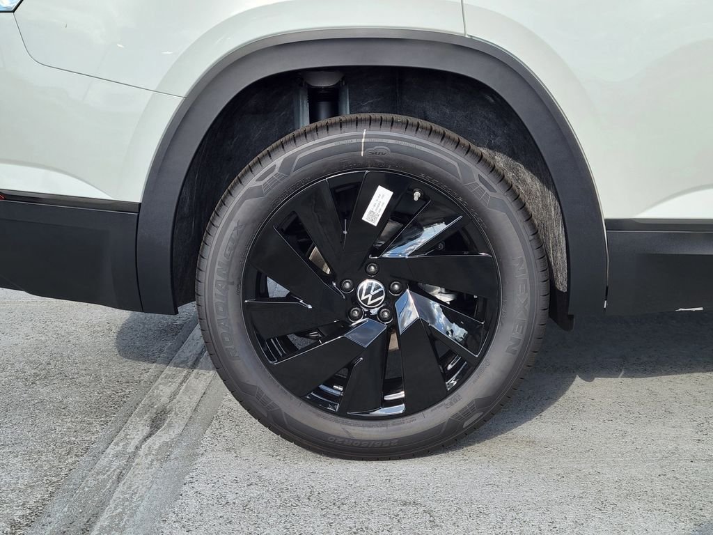 New 2026 White/off-white Volkswagen 2.0T SE w/Technology image 5