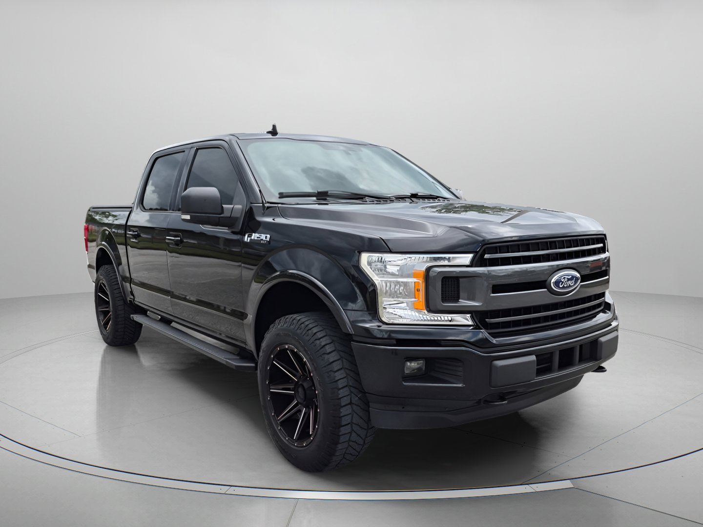 2019 Ford F-150 XLT 4x4 SuperCrew 5-1/2 Box's photo