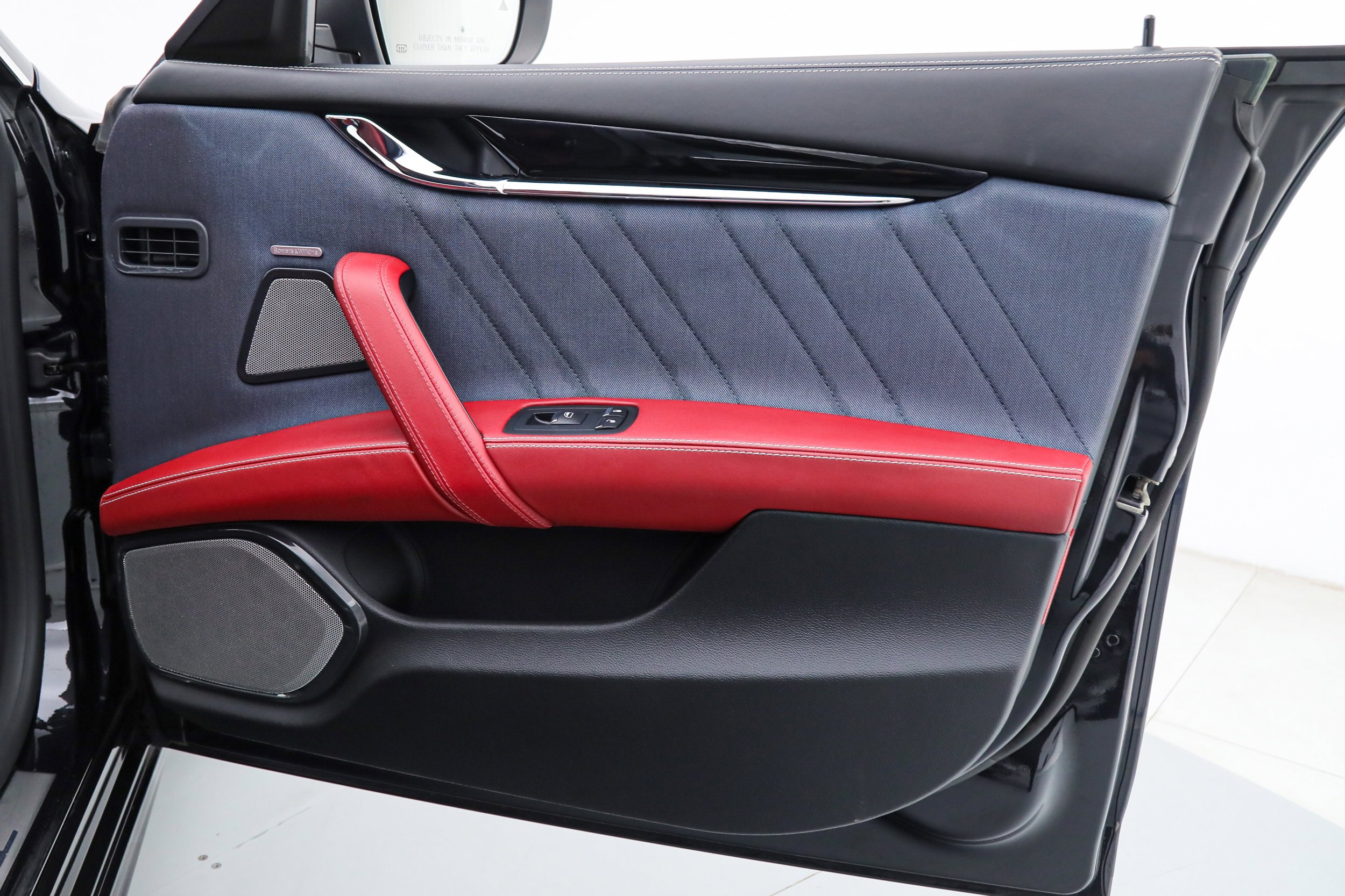 Used 2018 Black Maserati S Q4 GranLusso image 10