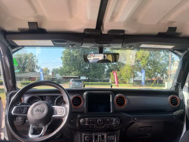 Used 2021 White Jeep Mojave image 25