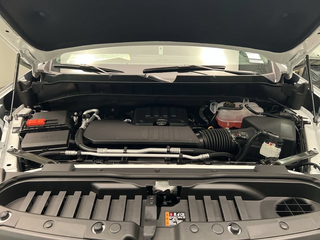 New 2026 Summit White Chevrolet LT (2FL) image 25