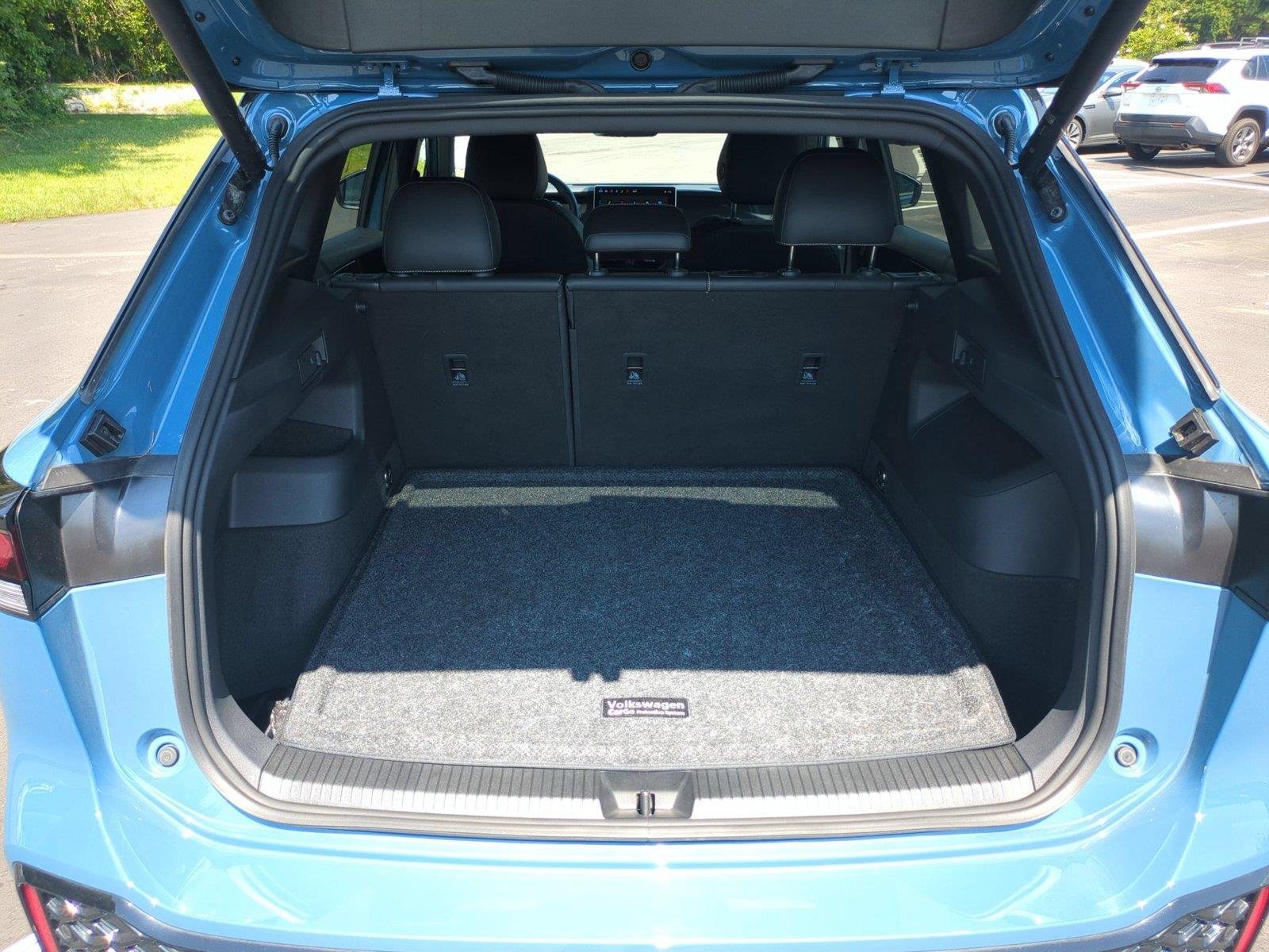 Used 2025 Monterey Blue Pearl VOLKSWAGEN SERBLK image 34