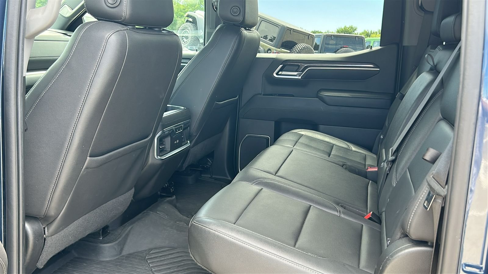 Used 2022 Blue Chevrolet LTZ image 12