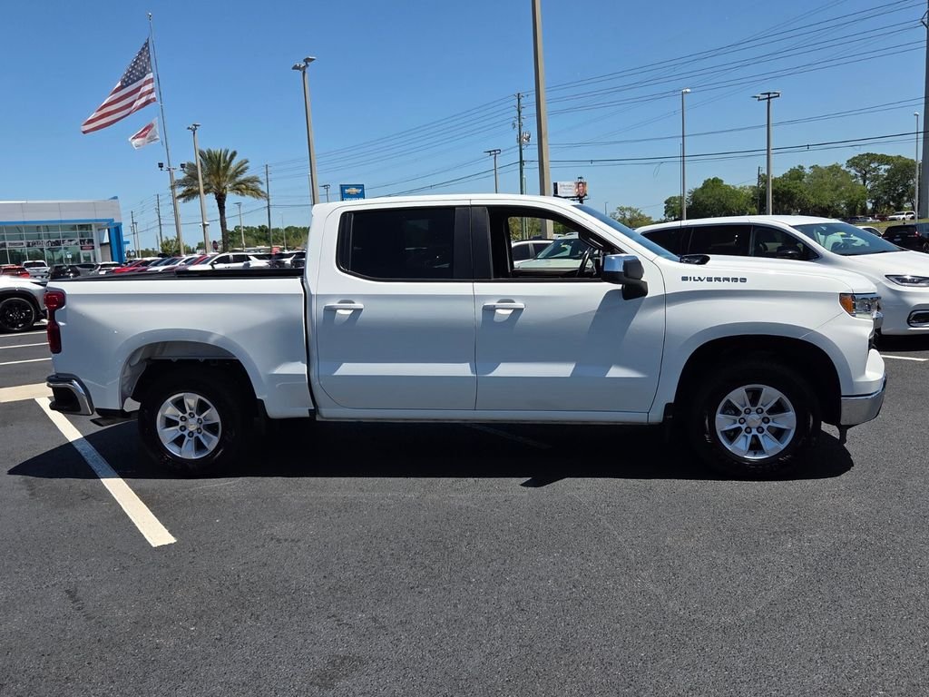 Used 2025 White Chevrolet LT image 9