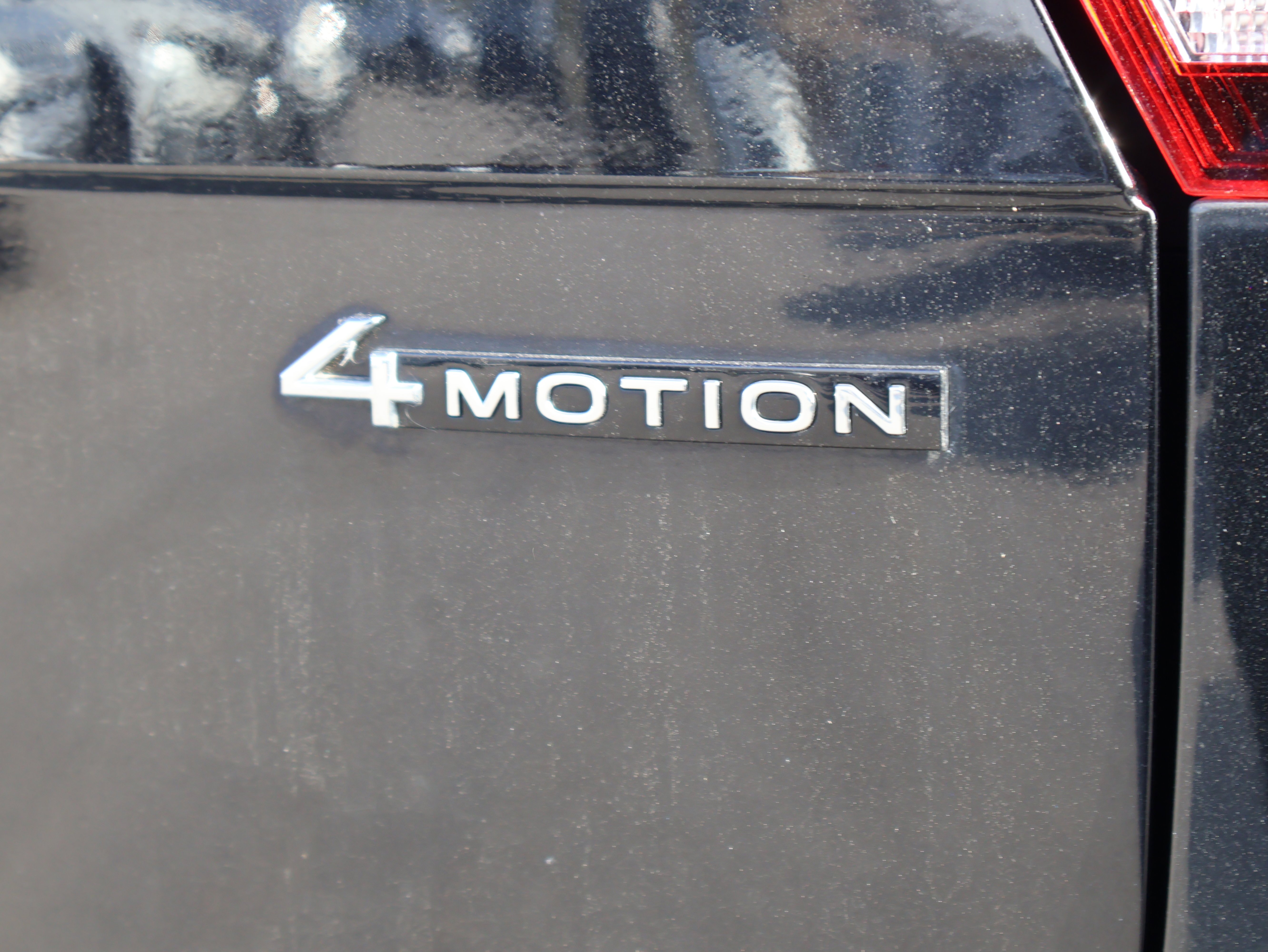 2022 Volkswagen Tiguan SE - Photo 16