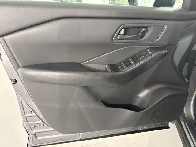 Used 2024 Gray Nissan S image 17