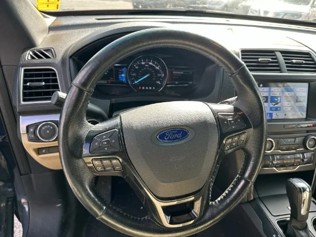Used 2017 Blue Ford XLT image 20