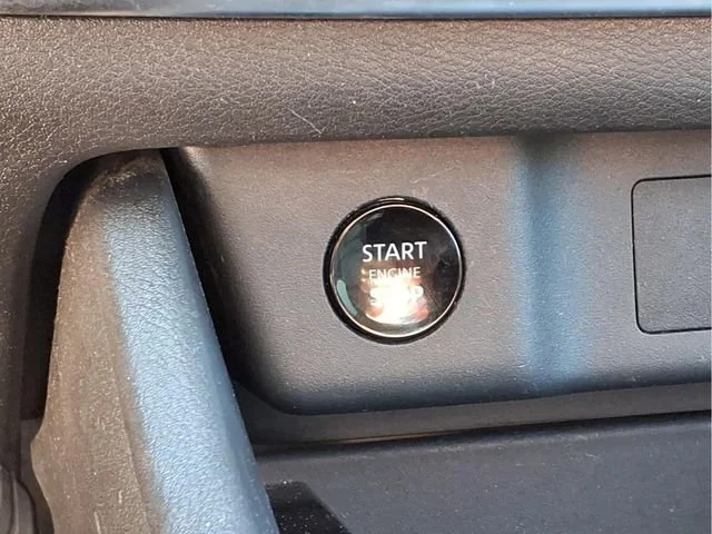Used 2024  Nissan SV image 12