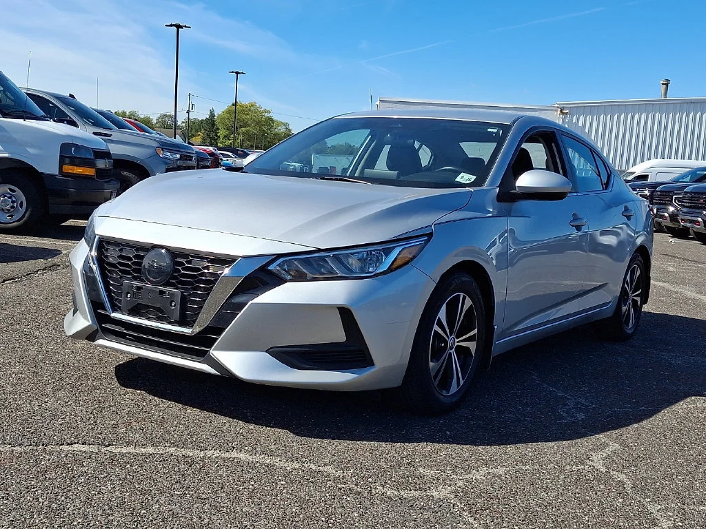 Used 2021 Silver Nissan SV Xtronic CVT image 5