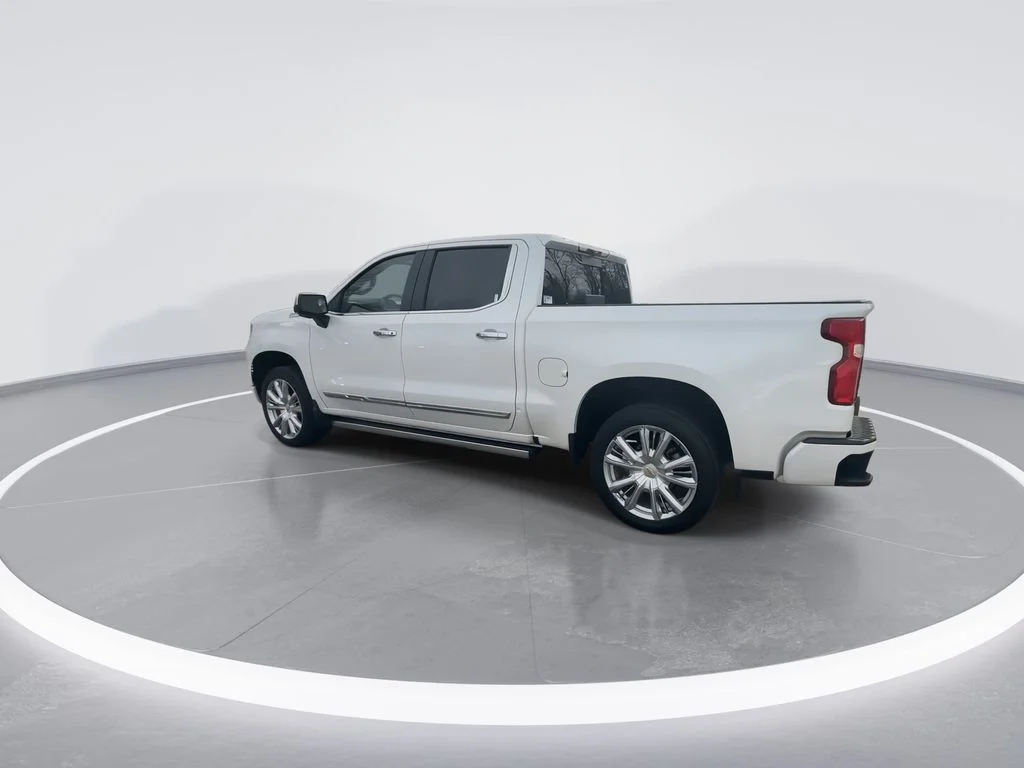 Used 2024 Beige Chevrolet High Country image 6