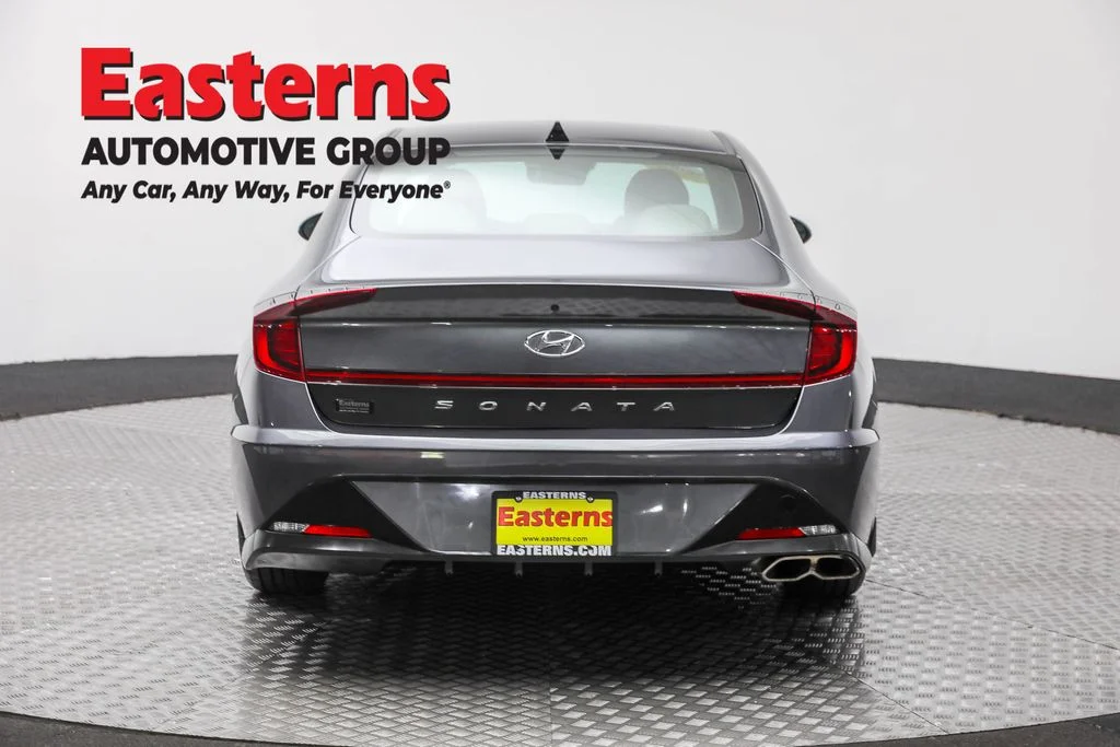 Used 2023 Gray Hyundai SEL image 6